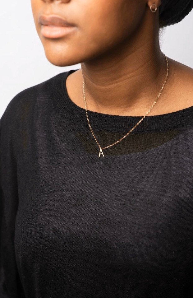 9ct Gold Mini Initial Pendant Necklace - Image 4
