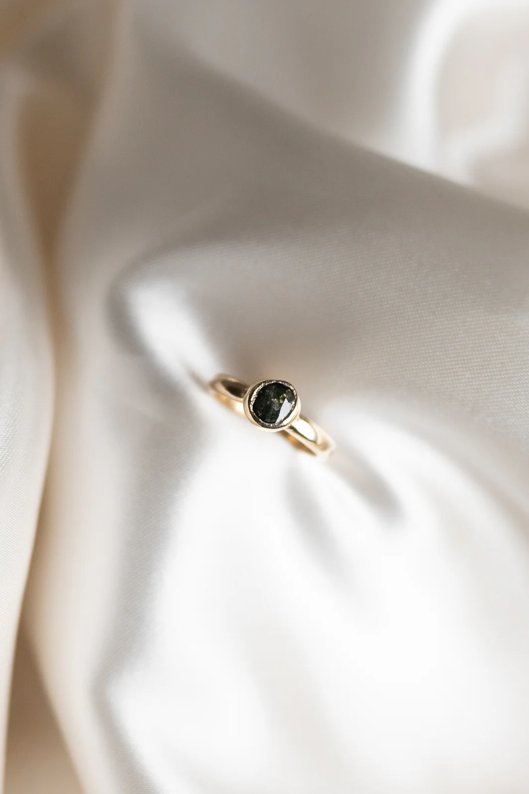 9ct Gold Sapphire Engagement Ring - Image 3