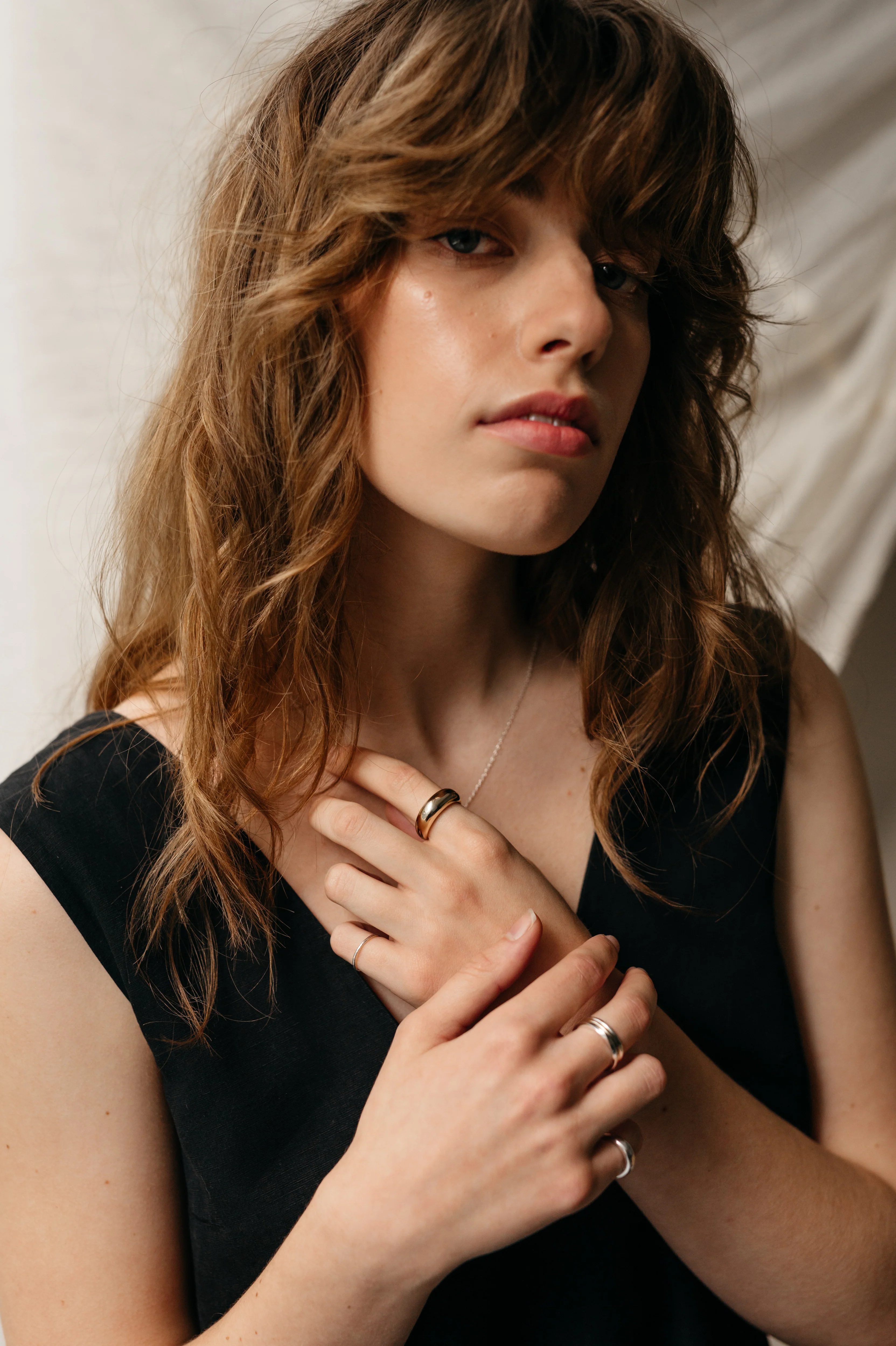 9ct Gold Statement Chunky Fluid Ring - Image 3