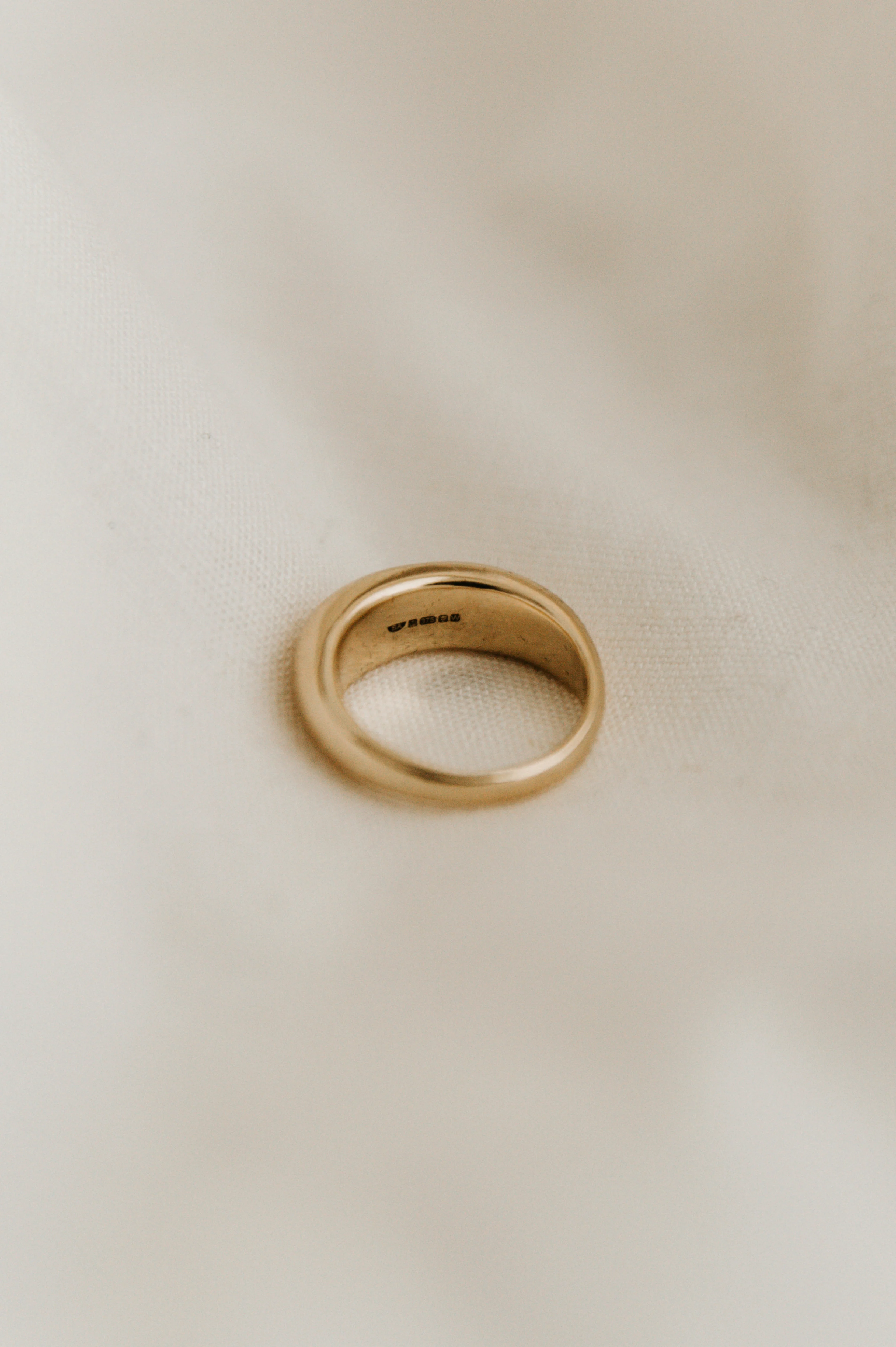 9ct Gold Statement Chunky Fluid Ring - Image 4