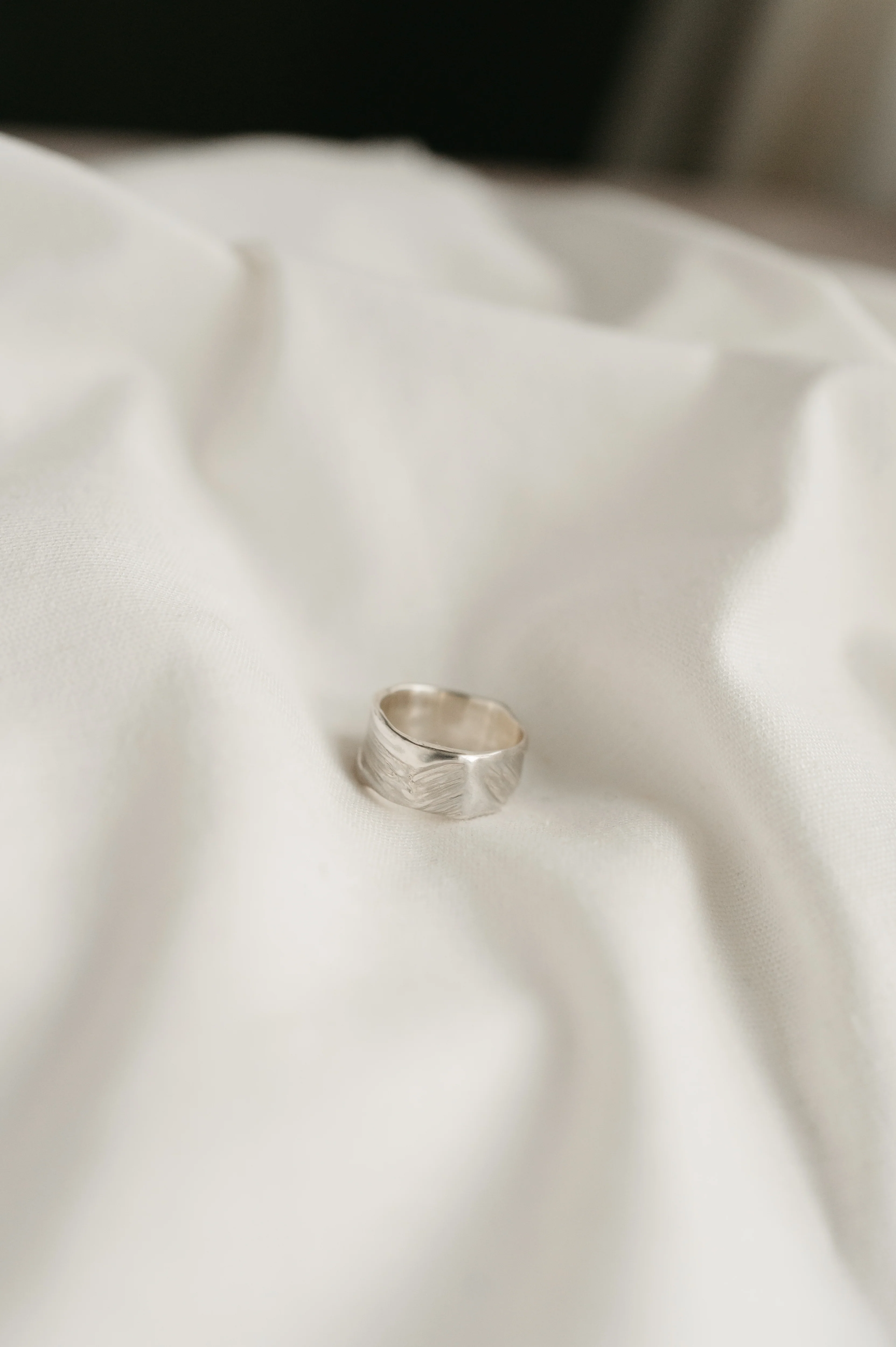 Silver Narrow Brush Strokes Ring - Image 4