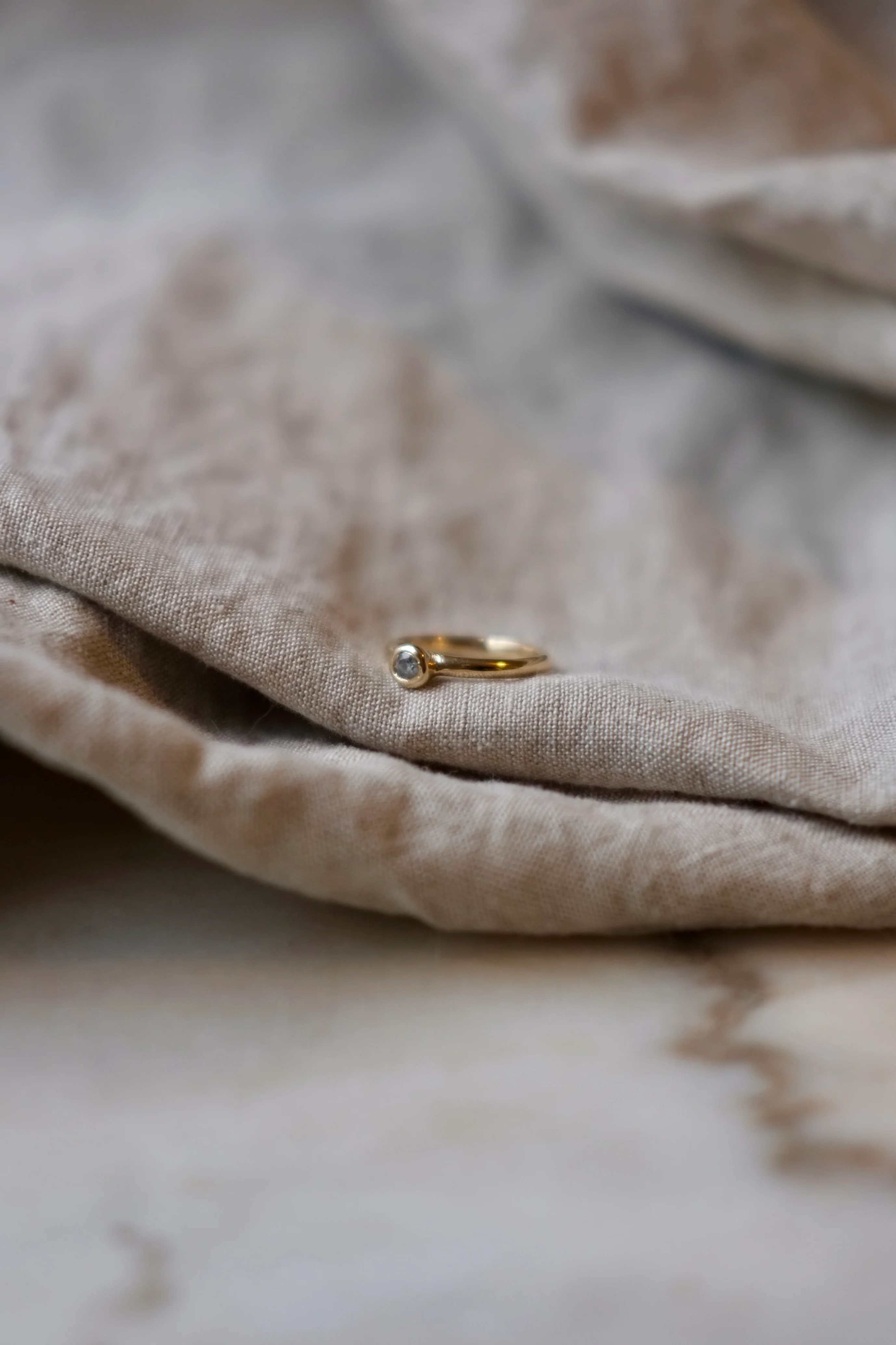 Organic 9ct Gold Salt & Pepper Diamond Engagement Ring - Image 3