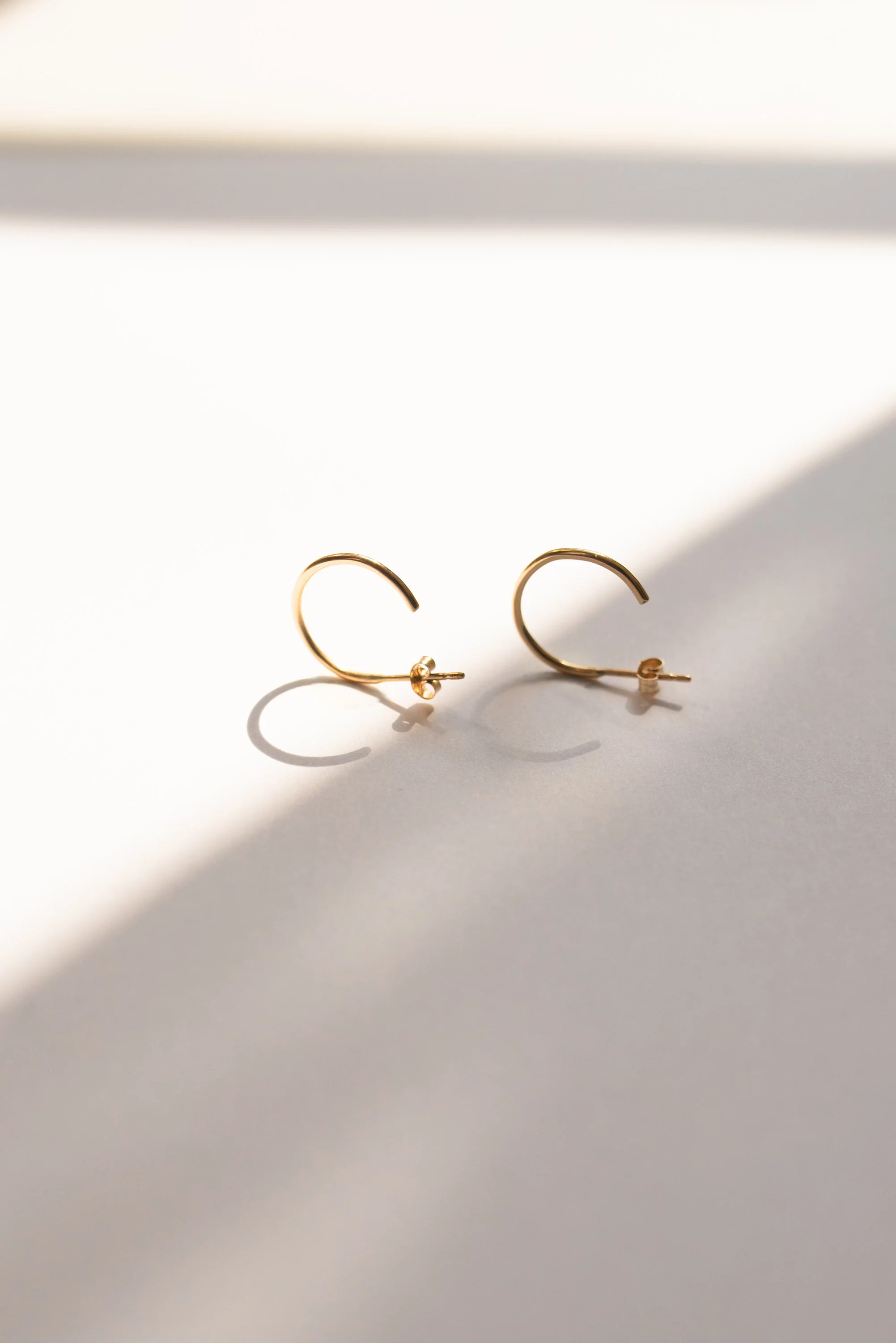 9ct Gold Minimal Hoop Earrings - Image 3