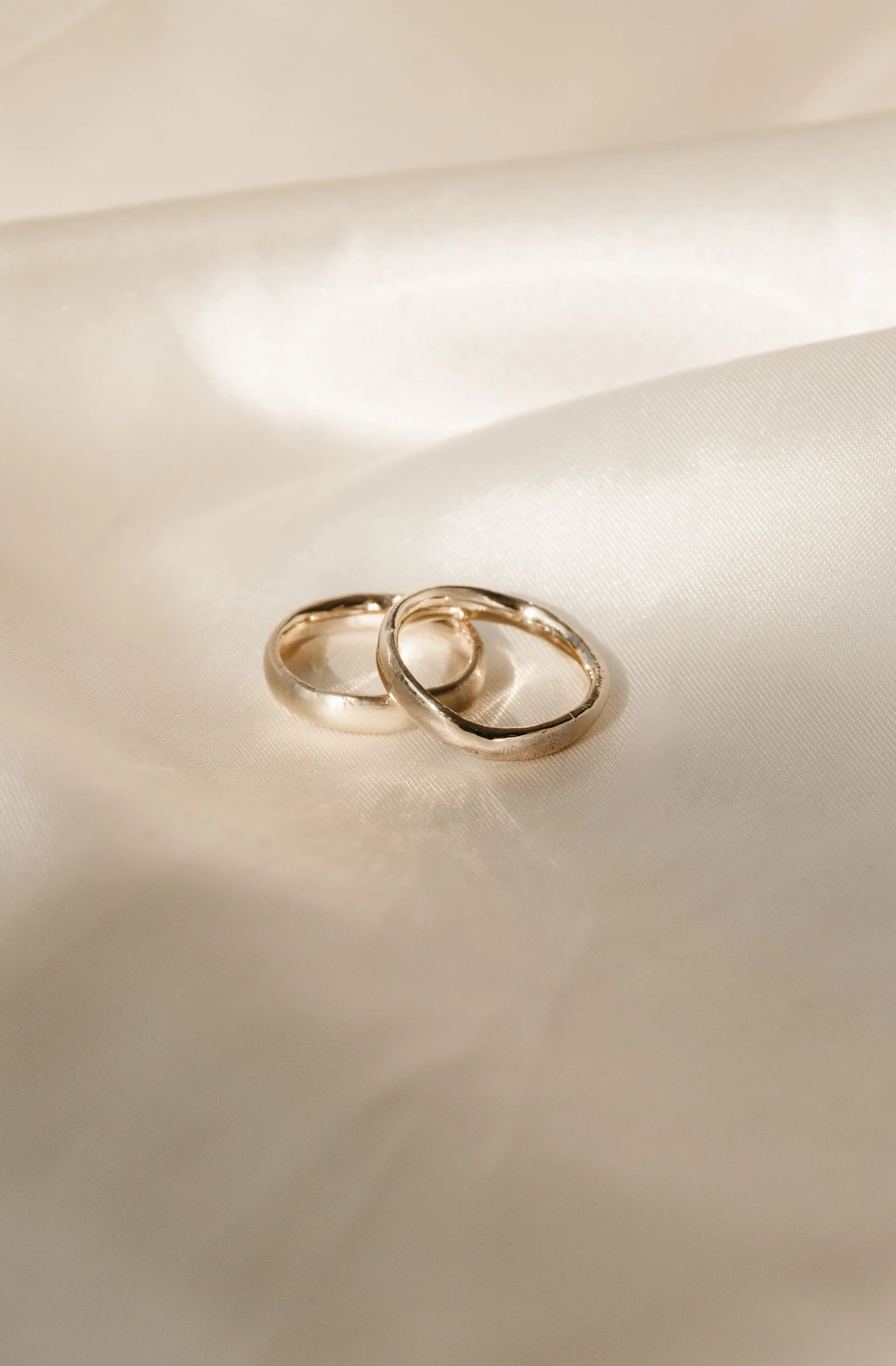 9ct Gold 4mm Rustic Organic Wedding Ring - Image 3