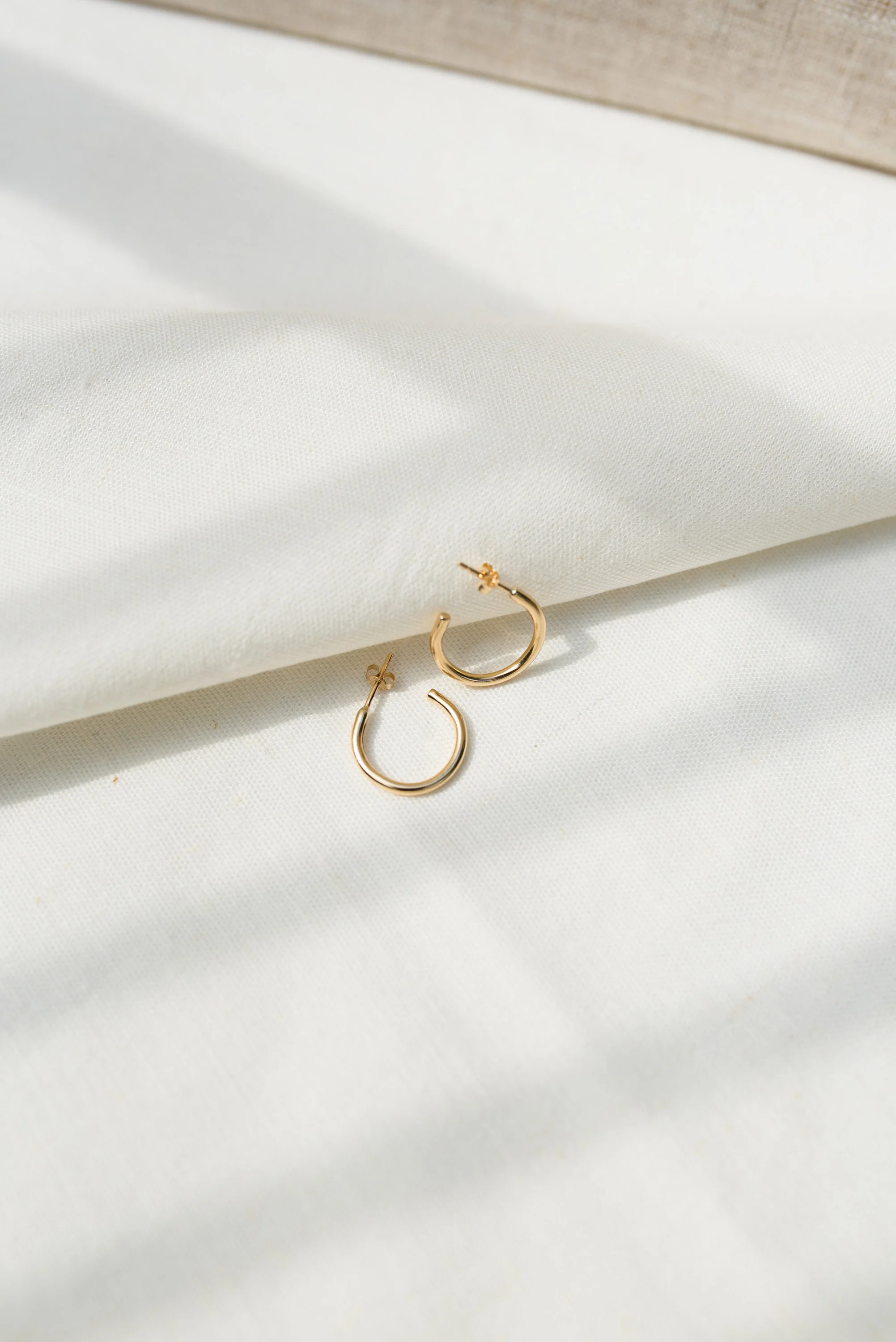 9ct Gold Chunky Hoops - Image 3