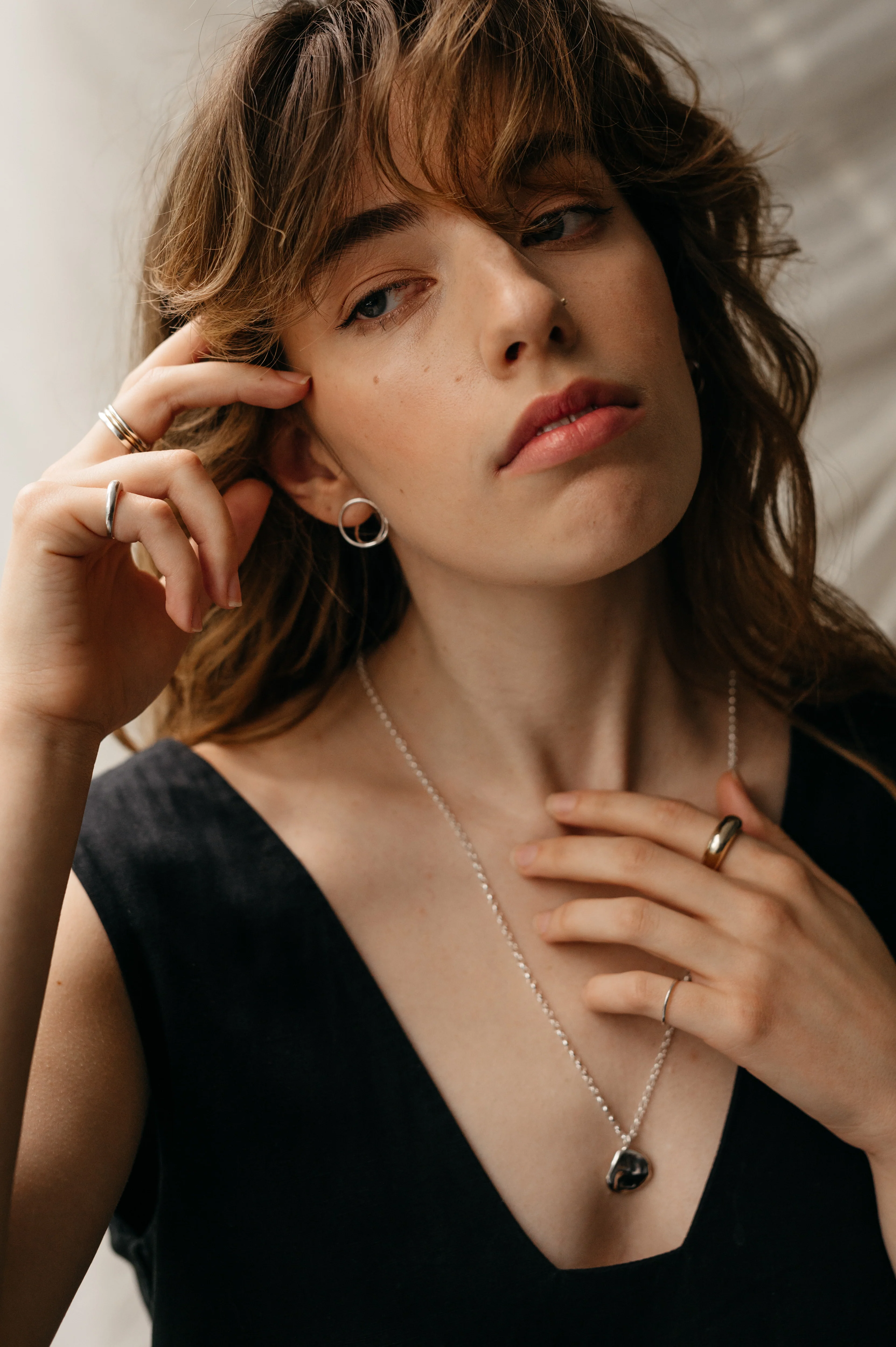 Silver Molten Disc Fluid Necklace - Image 6