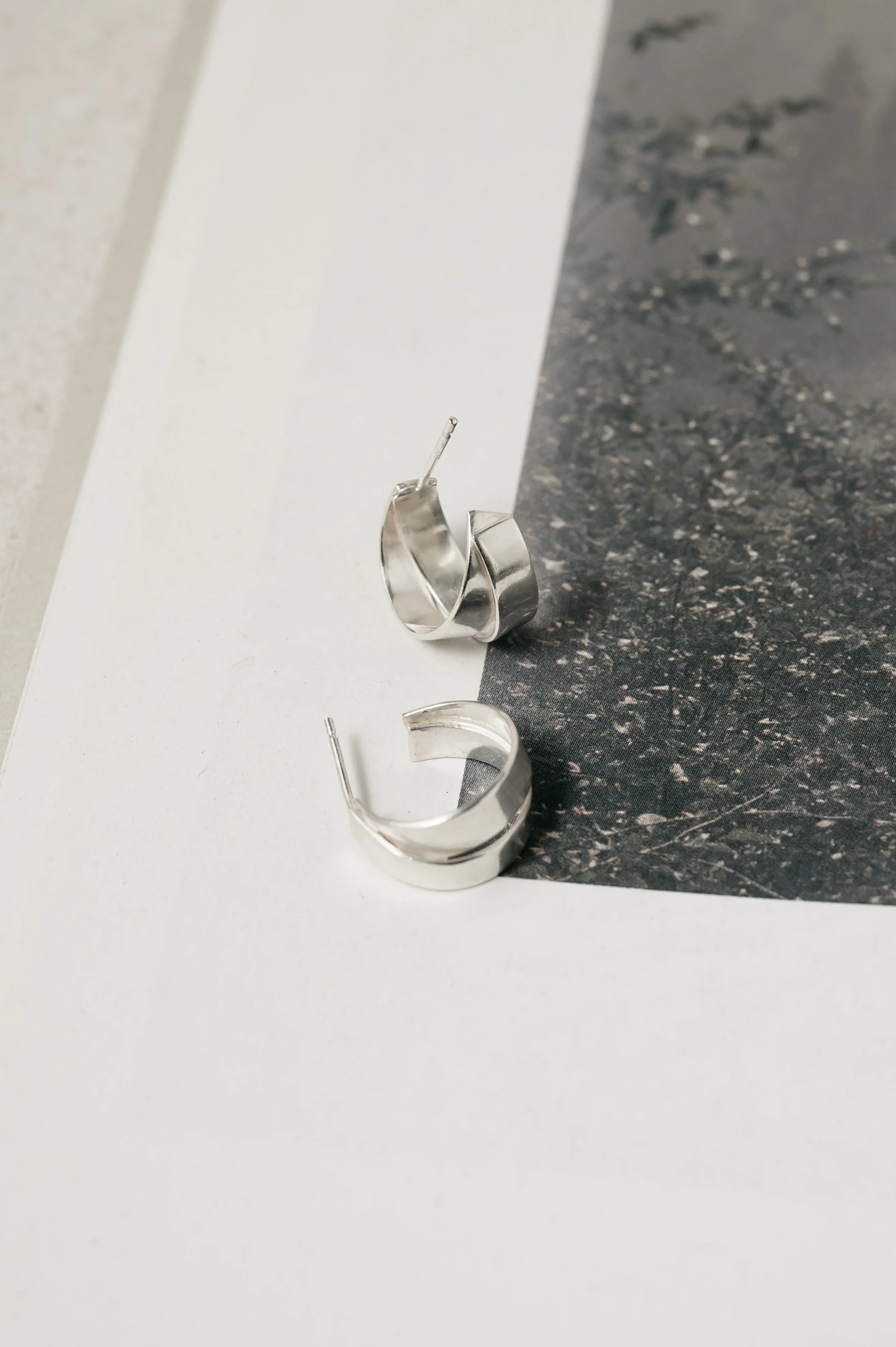 Silver Overlap Hoops