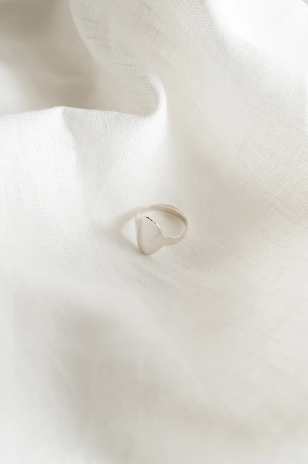Silver Oval Shield Ring - Image 5