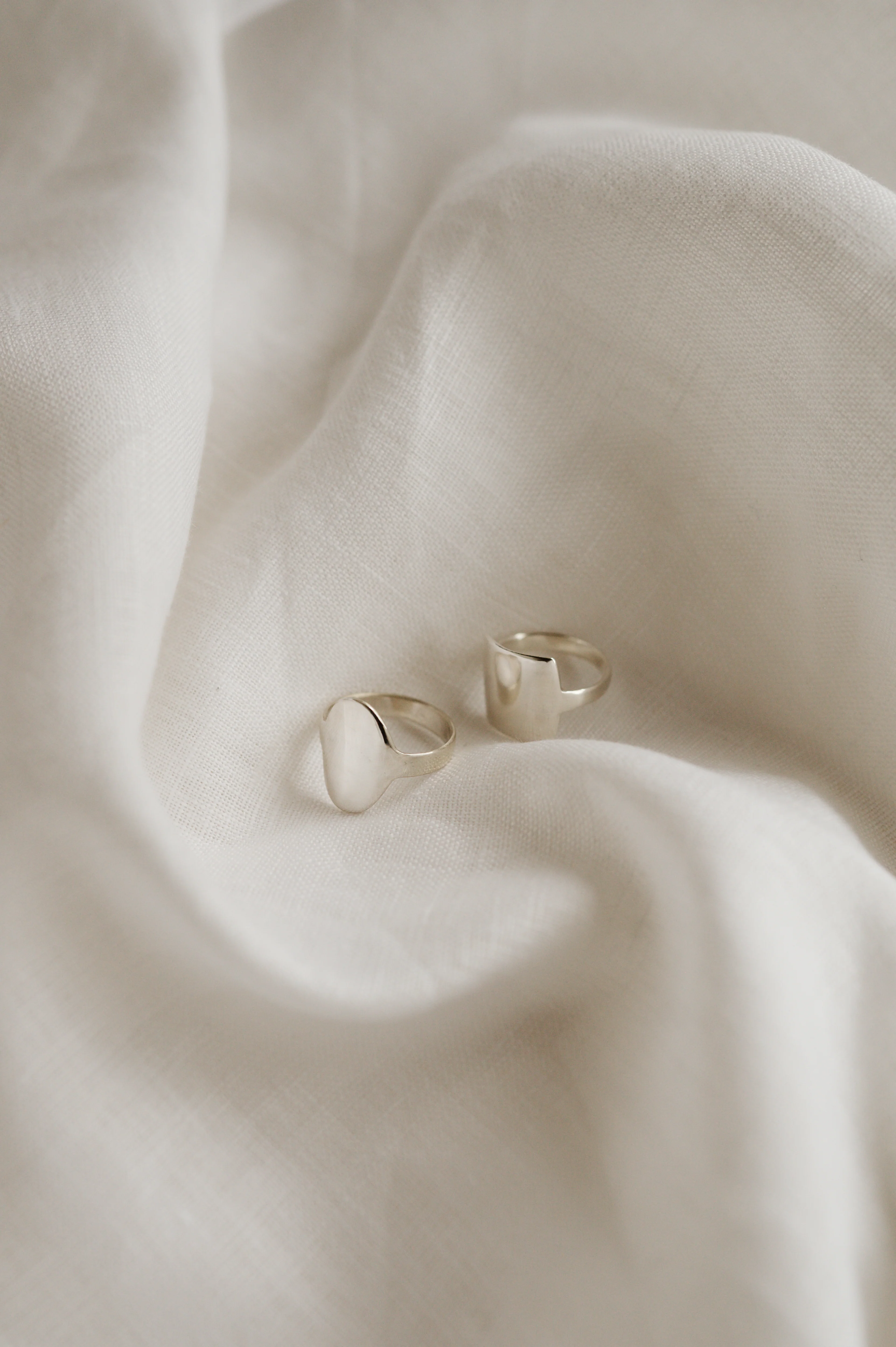 Silver Oval Shield Ring - Image 6